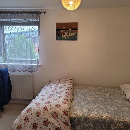 Room Near Heathrow Airport Hillingdon Exterior foto