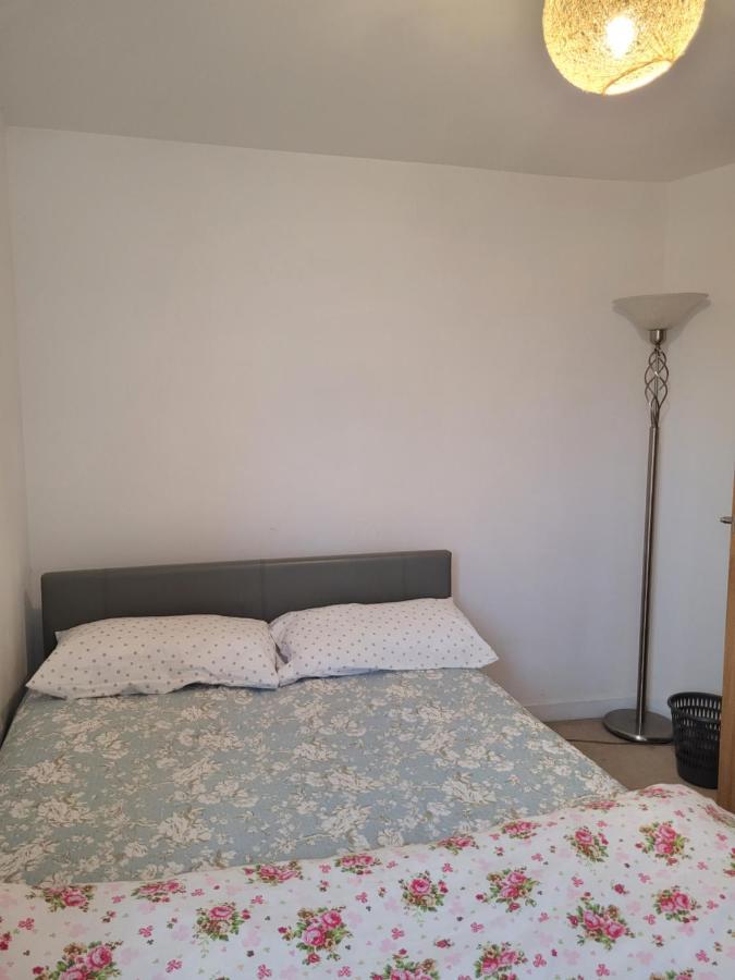 Room Near Heathrow Airport Hillingdon Exterior foto